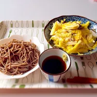 乾麺のそばと、ごま油の白菜サラダ|ココイチ10辛さん