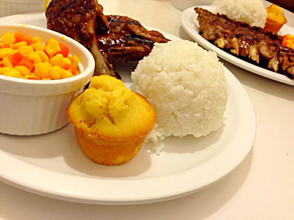 Kenny's Honey Bourbon Baby Back Ribs & Corn & Carrots!|iamfem05さん