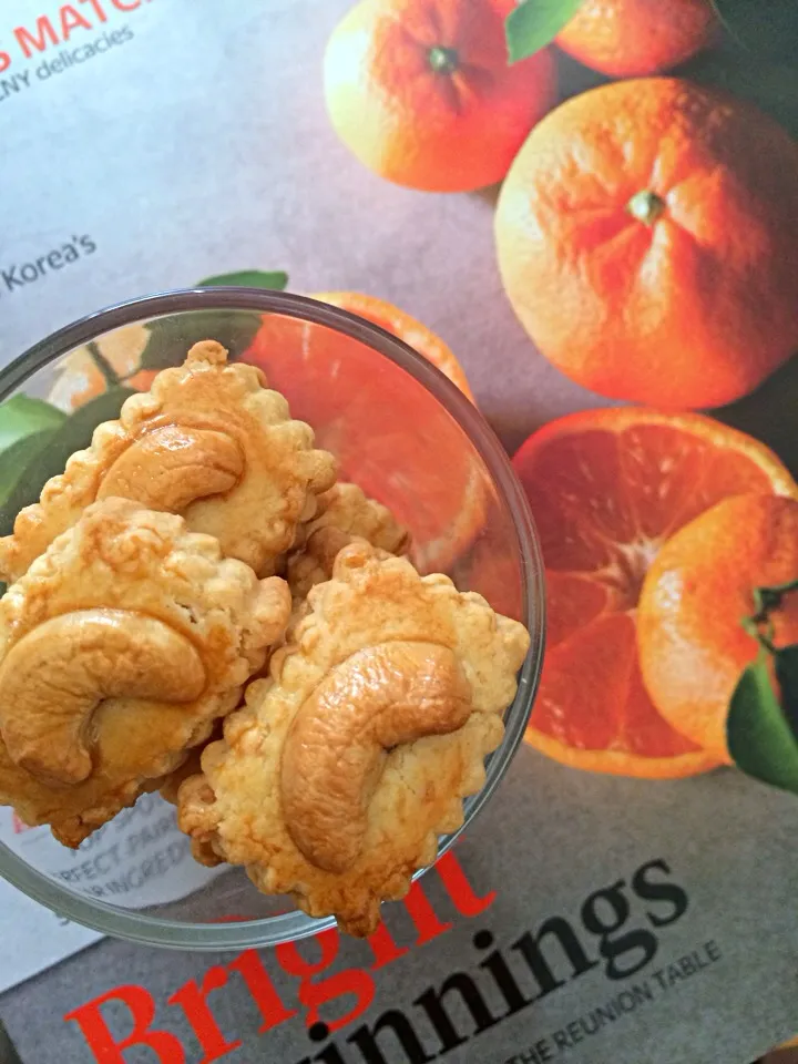 Snapdishの料理写真:Cashew nut cookies for Chinese New Year|12Dragonさん