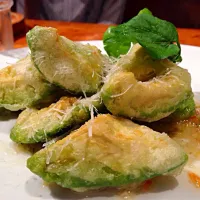 Snapdishの料理写真:Fried Avocado|lyn finmanさん