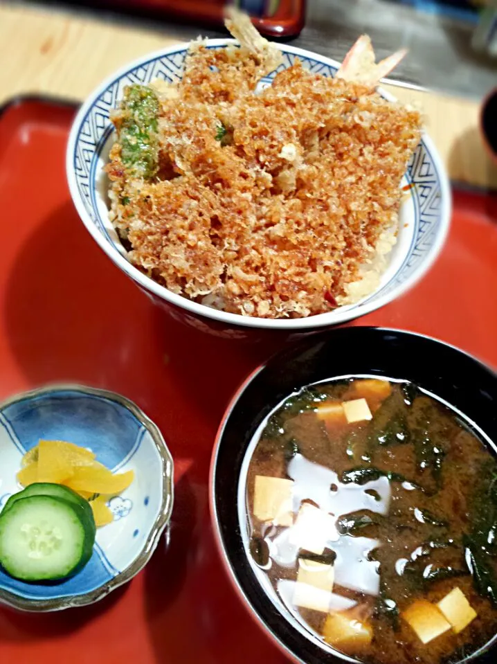 沼津港でお昼♪たか野の天丼|かおりさん