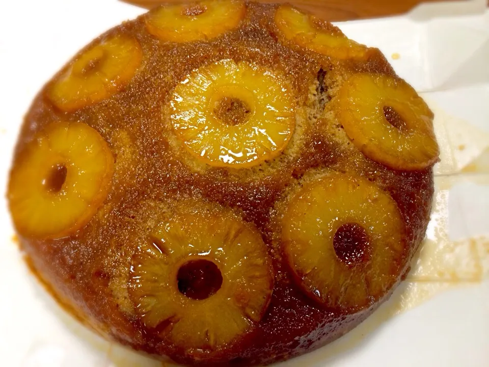 Pineapple upside down cake|Johnnyさん