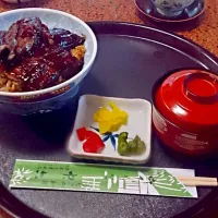 中六 磯部  鰻丼 1800円|坪井 隆衛さん