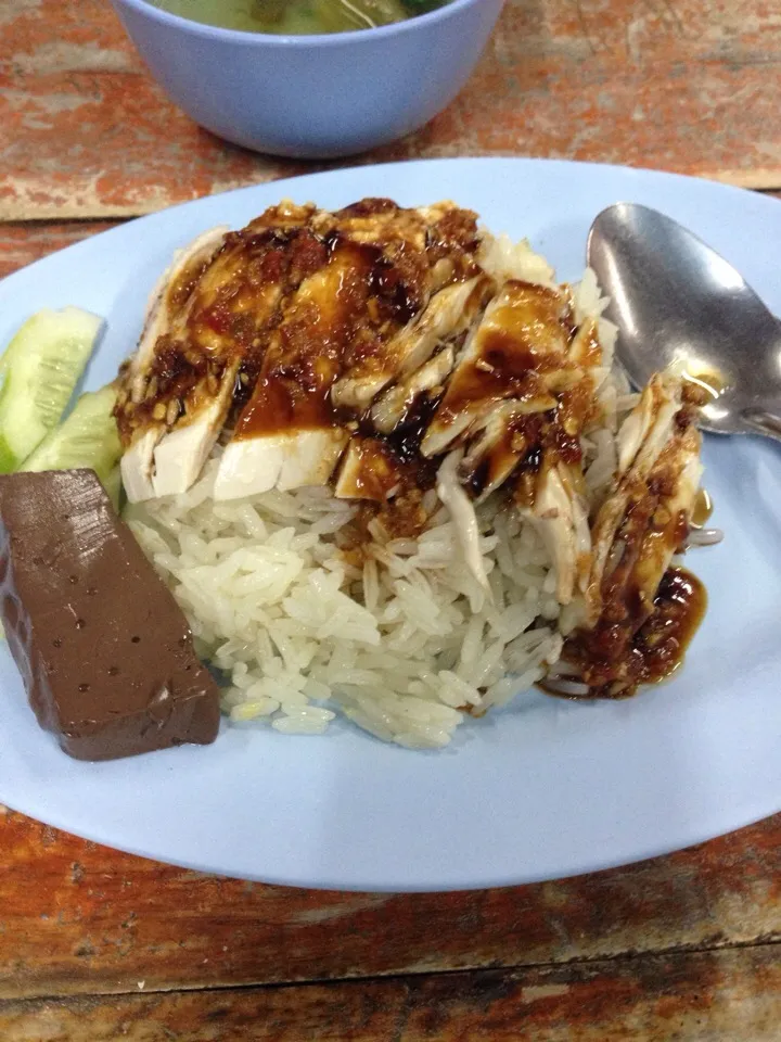 Snapdishの料理写真:ข้าวมันไก่, Khao-Mun-Kai, Hainanese Rice Chicken|Tunaさん