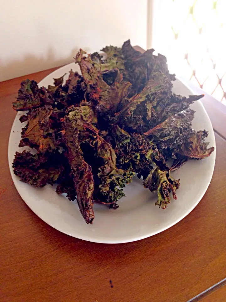 Chocolate kale chips|ali kamenovaさん