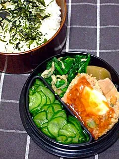 お弁当（もみわかめご飯、ミートローフ、鶏肉と大根の煮物、ほうれん草と切り干し大根のお浸し、きゅうりの酢の物）|すーさん