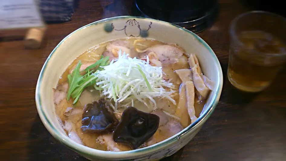 いち井 塩ラーメン大盛りチャーシュートッピング|ミナミ ヒロヤさん