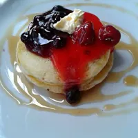 Snapdishの料理写真:beri beri mix pancakes|madelさん