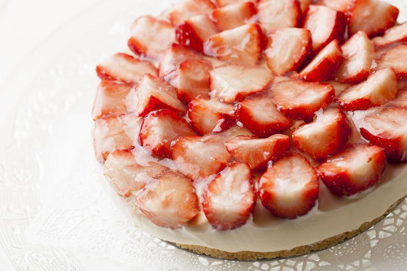 イチゴのレアチーズケーキ