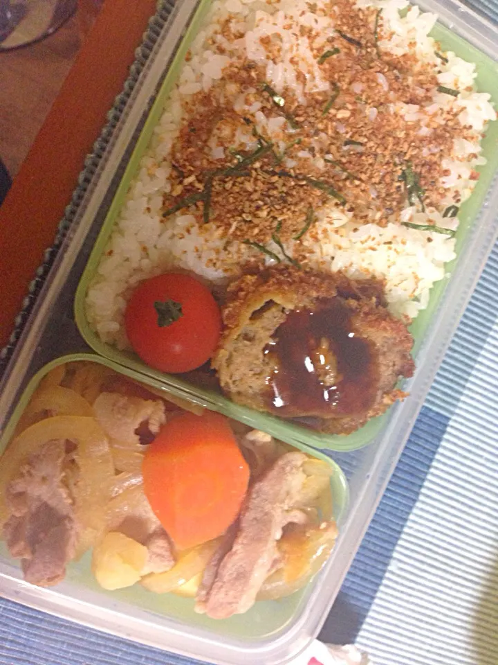 肉じゃがとメンチのお弁当|Youri Matsumotoさん