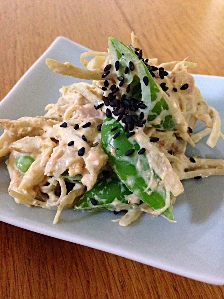 牛蒡とスナップエンドウの味噌マヨ和え|まつださんさん