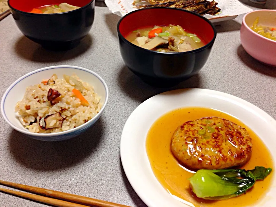 タコ飯、あんかけ豆腐ハンバーグ、けんちん汁。|viviさん