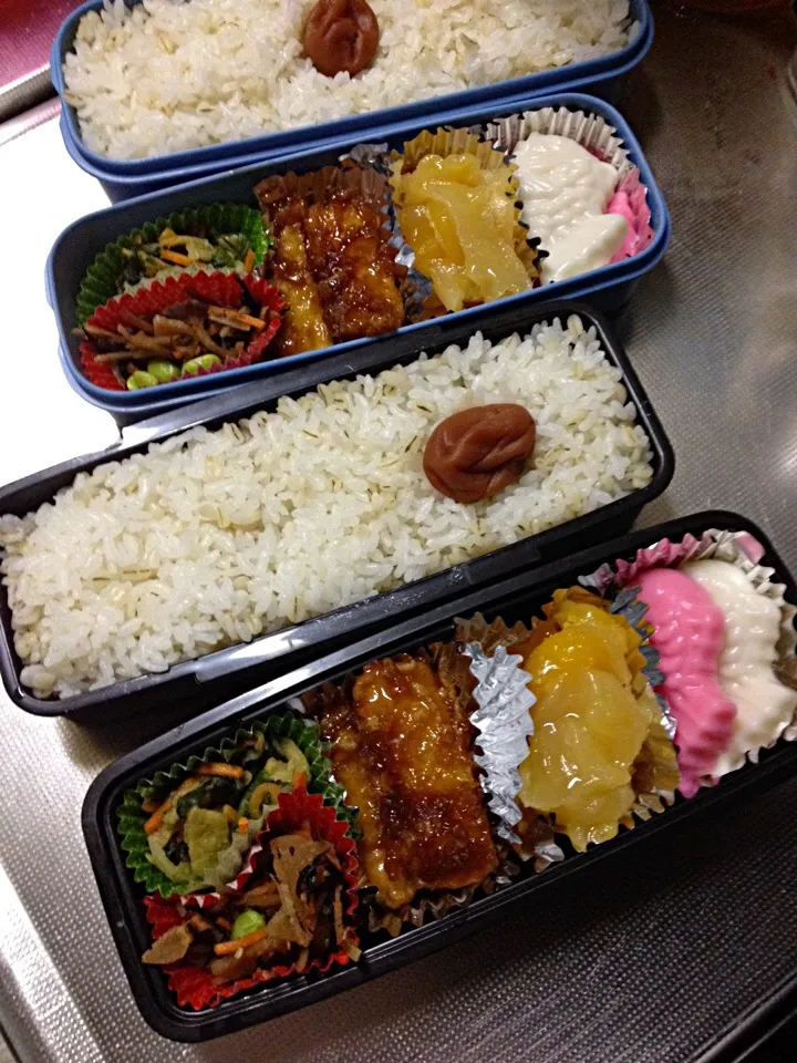 Snapdishの料理写真:市販品詰合せ弁当 ^_^;|藤美堂さん