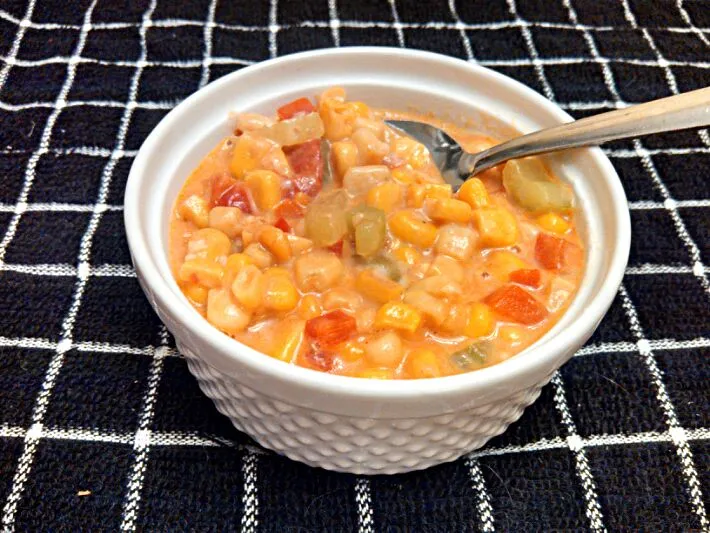 Snapdishの料理写真:Cheesy corn & red peppers|Sashi Steinerさん