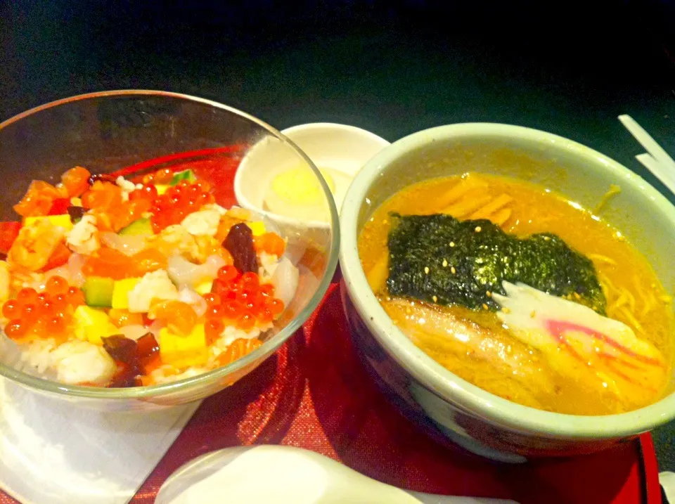 Snapdishの料理写真:Chirashi (salmon, cheese, mix vegetables, egg) rice bowl combo|skyblueさん