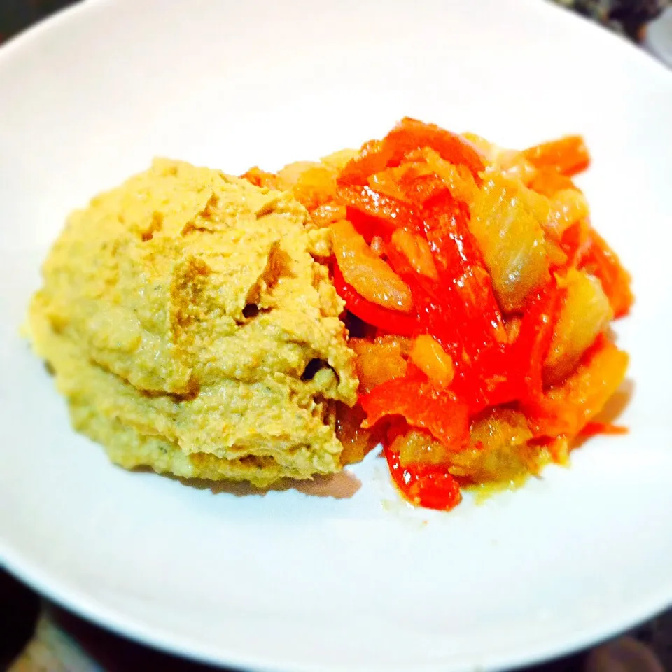 Hummus & Hot sweet pepper & fennel stir-fry with spring onion|Stefan Labuschagneさん