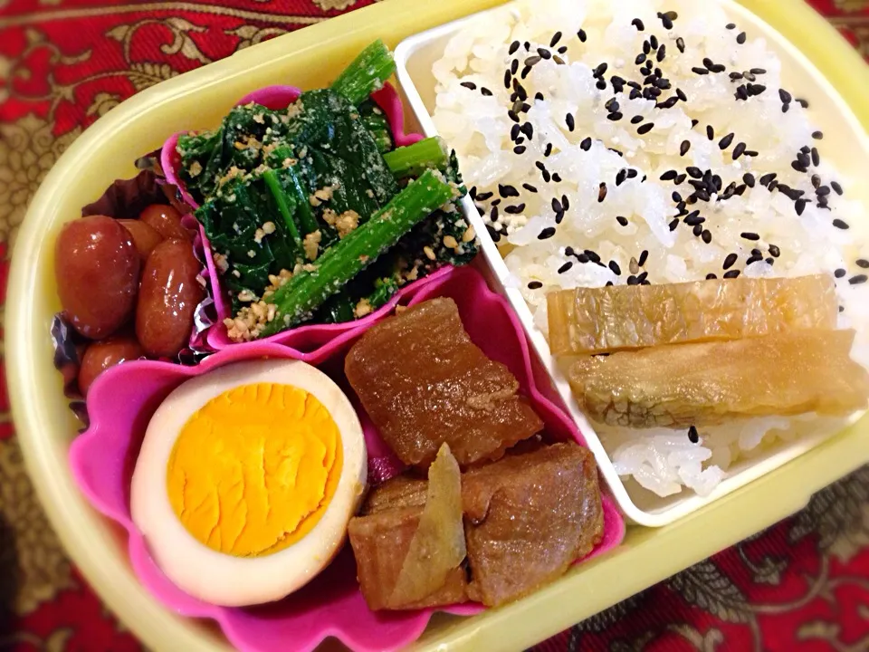 Snapdishの料理写真:豚の角煮弁当|もえさん