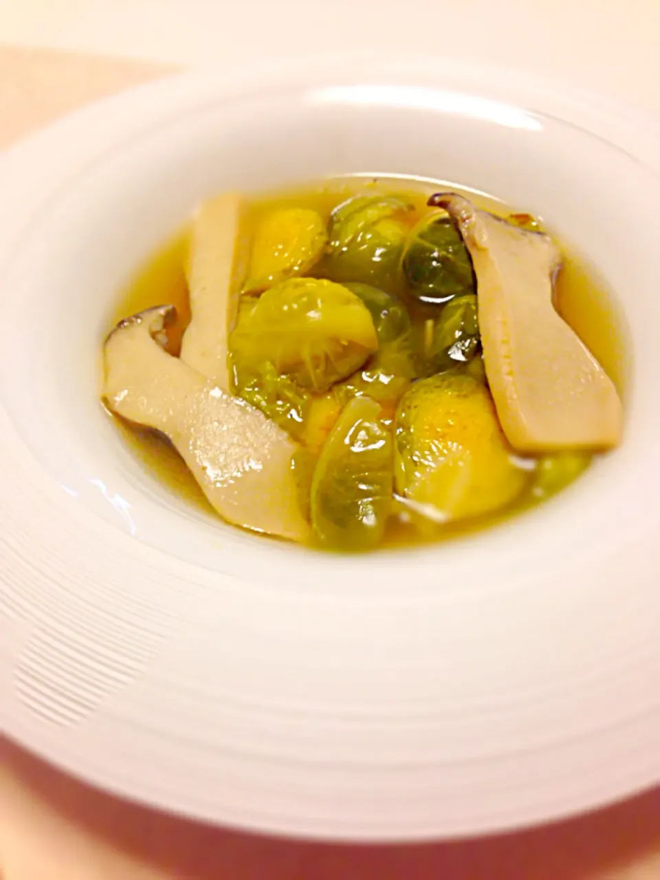 Brussels sprouts and Eringi mushroom soup|Junko Thapaさん