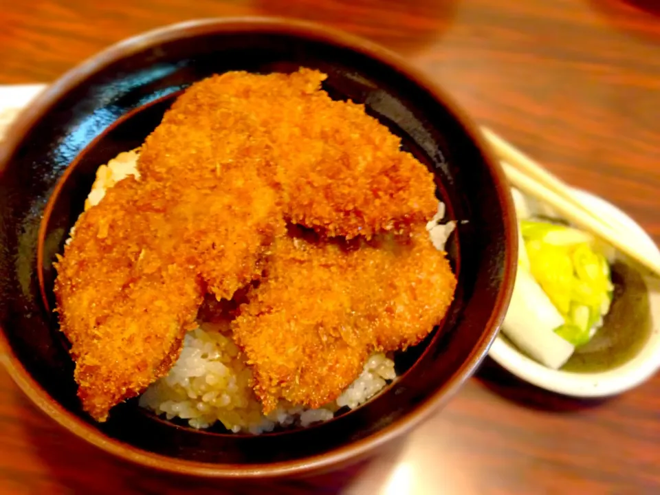 Snapdishの料理写真:３枚へれカツ丼|あーりんさん