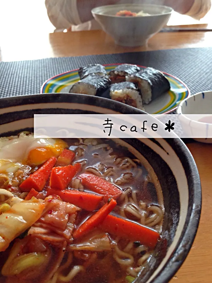 旦那さんが作ってくれた！キムチラーメン😆|寺cafe＊さん