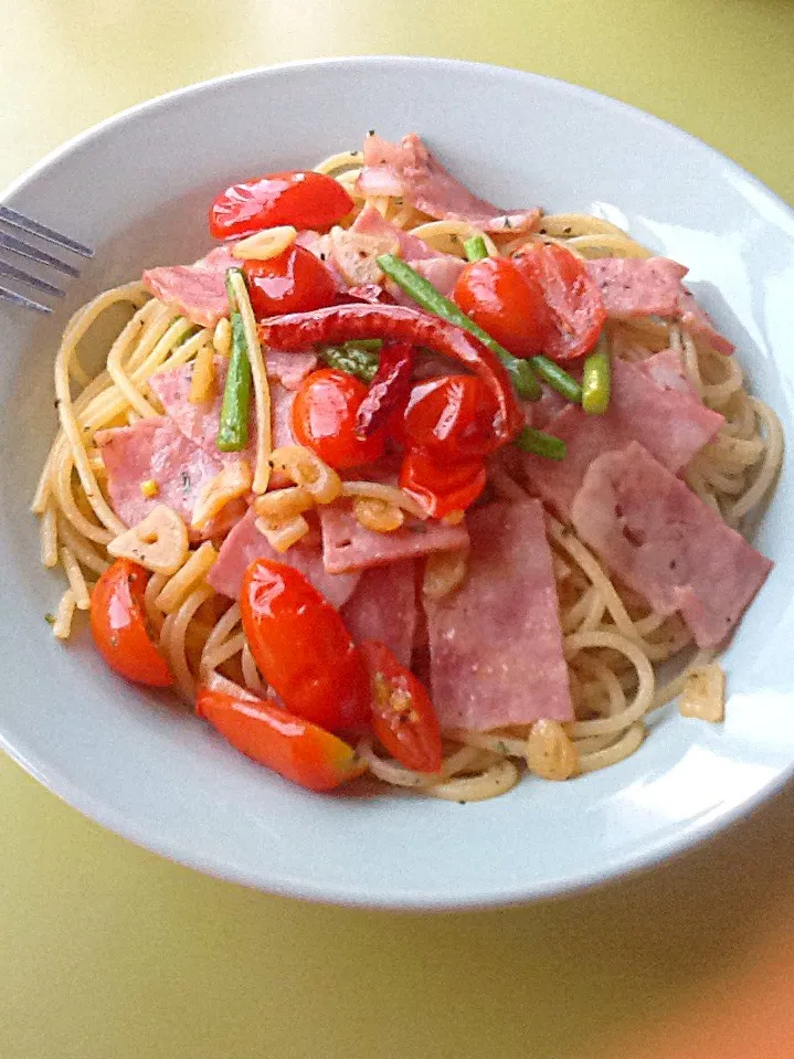 Bacon, Tomato & Asparagus Pasta|Akira BKKさん