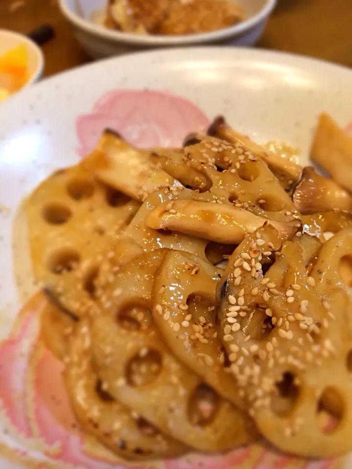 ともさんの料理 薩摩芋と蓮根のデパ地下風 薩摩芋じゃなくて、エリンギにしちゃった…💦|はやちんさん