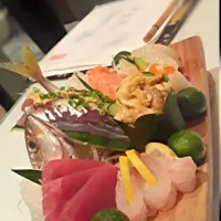 Snapdishの料理写真:sashimi moriawase|globetrotterさん