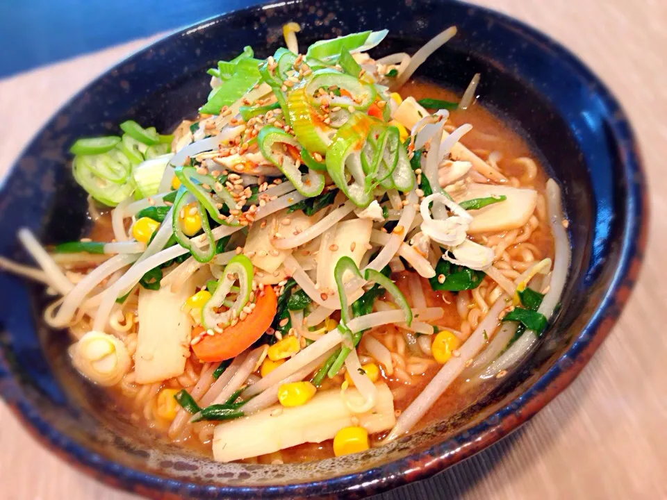 お昼は味噌ラーメン♪|auaさん