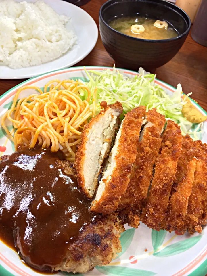 ランチは、ハンバーグ＆チキンカツ。|Takashi H.さん