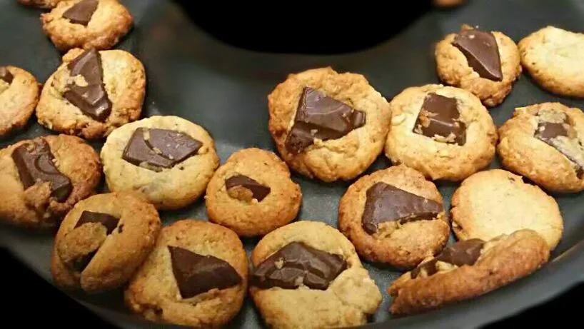 homemade chocolate peanut cookies|허성경さん