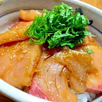 Snapdishの料理写真:鰤丼|Takahiro  Yamamuraさん