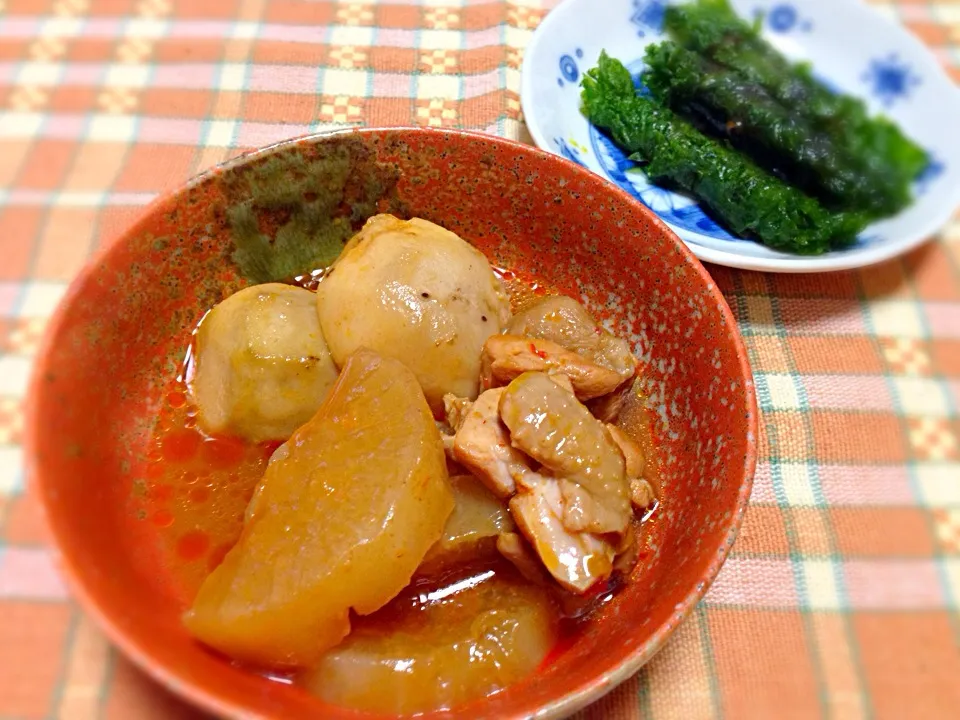 鶏と大根と里芋のピリ辛煮としそ巻き ♪|Natsuneiさん