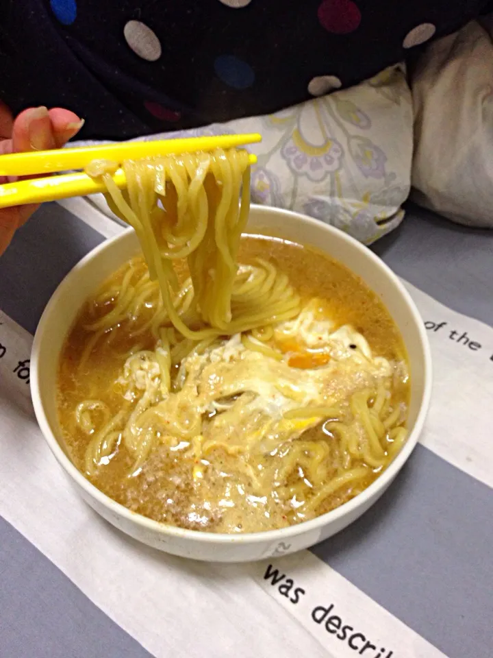 コンビニの冷凍ラーメン|あちゅんさん