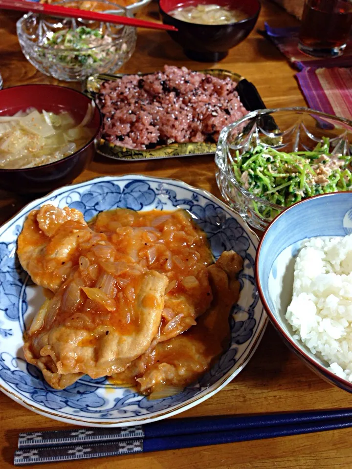 Snapdishの料理写真:結婚記念日(^O^)／豚肉のケチャップ煮、豆苗ツナサラダ、赤飯他＼(^o^)／|すかラインさん