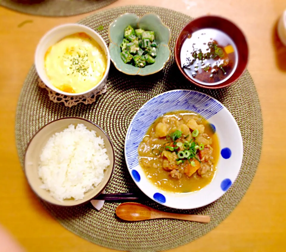 肉じゃが、山芋グラタン、オクラの胡麻和え、赤だし|sayuさん