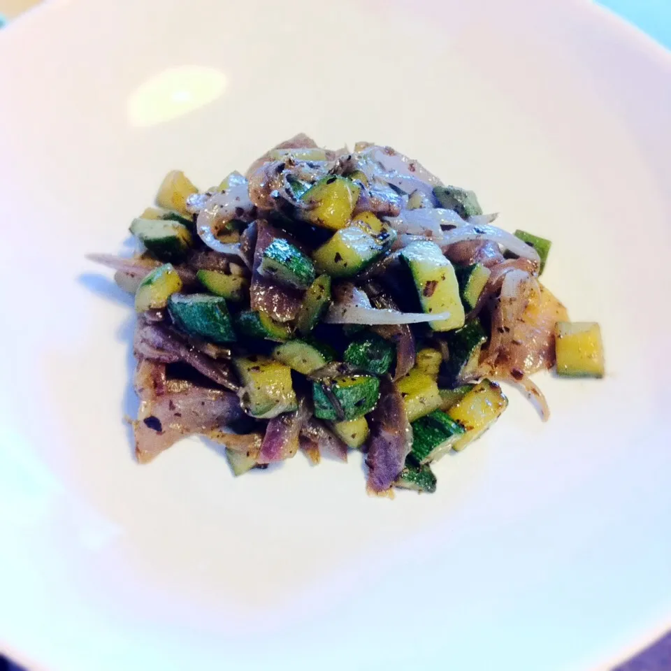 Greek red onion & zucchini stir-fry|Stefan Labuschagneさん