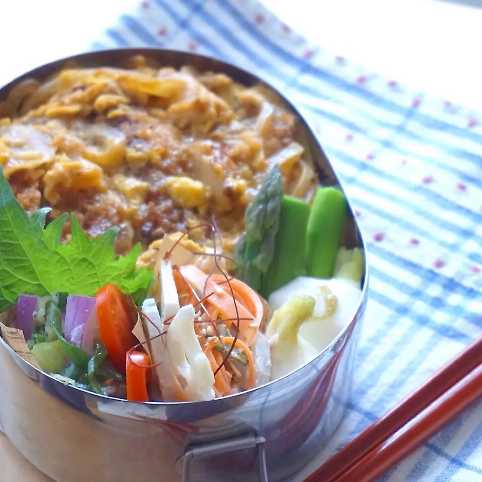 Snapdishの料理写真:初！カツ丼弁当|tacconcinaさん