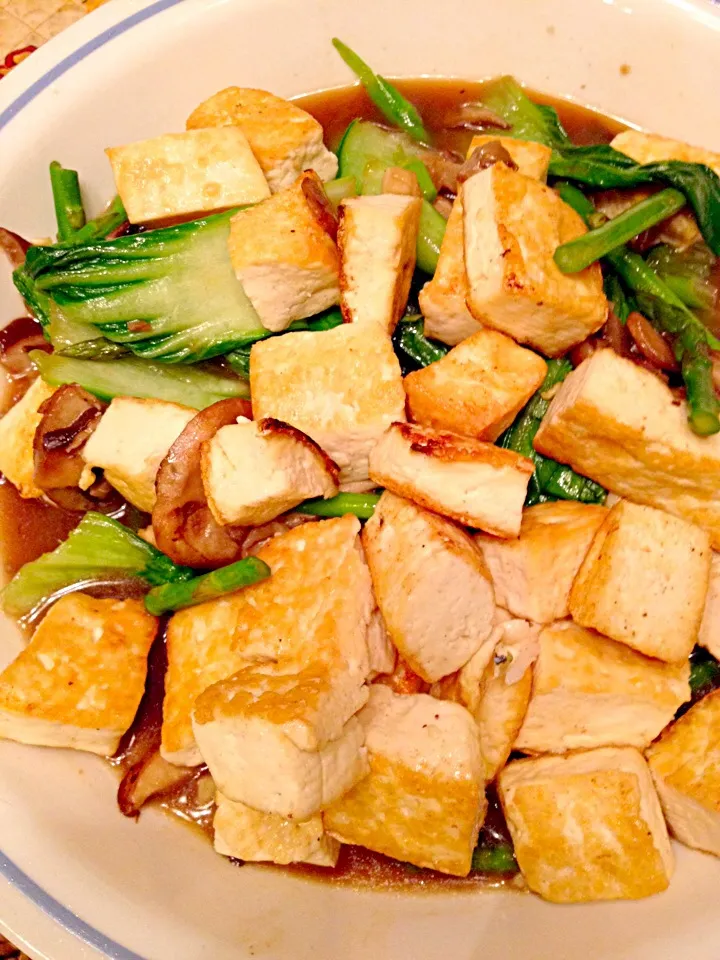 Tofu with baby bokchoy &  shitaake mushrooms in oyster sauce|Tracyさん