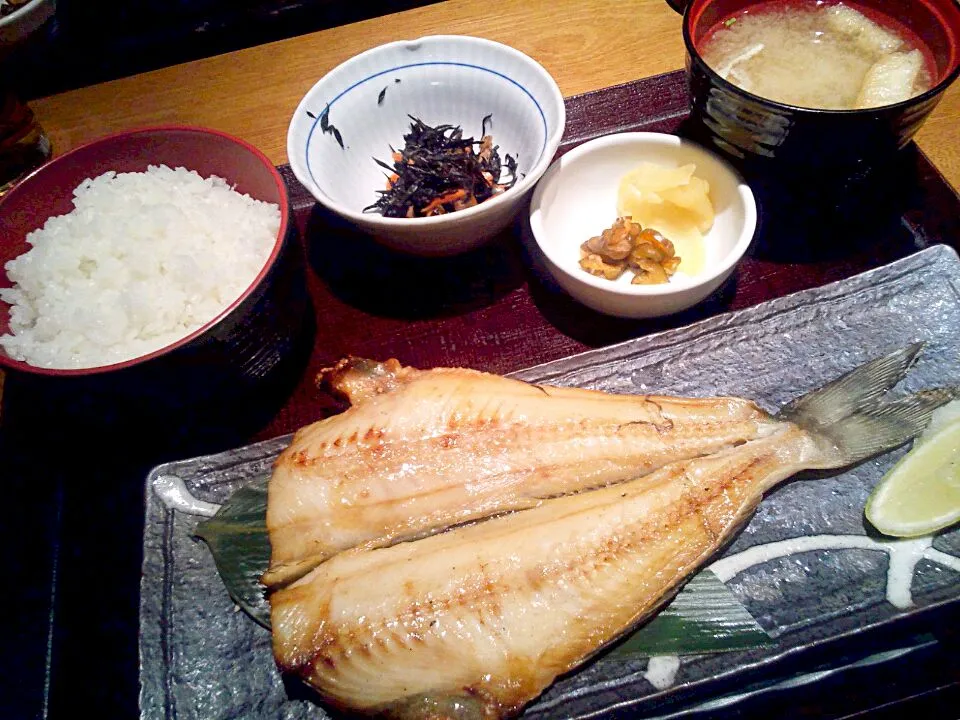 大手町・魚盛の焼き魚定食|すーさん