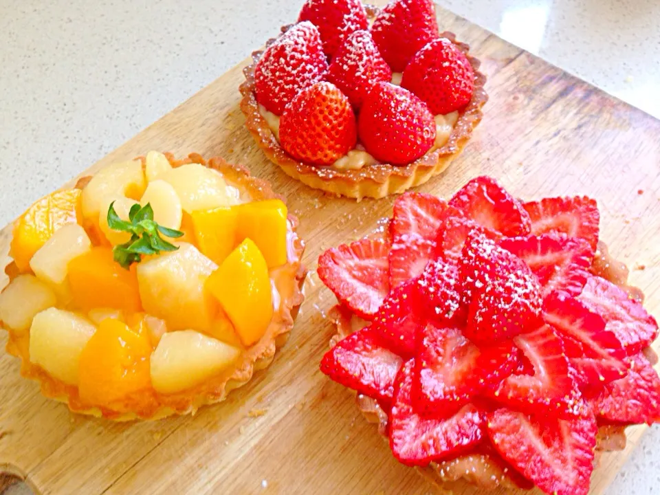 Snapdishの料理写真:Fruit tarts with custard cream|prinkcessさん