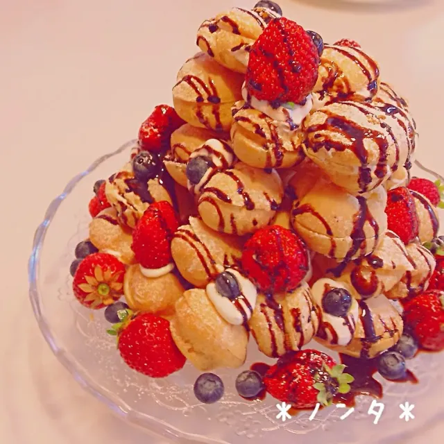 シュークリームのタワー！？フランス菓子のクロカンブッシュ