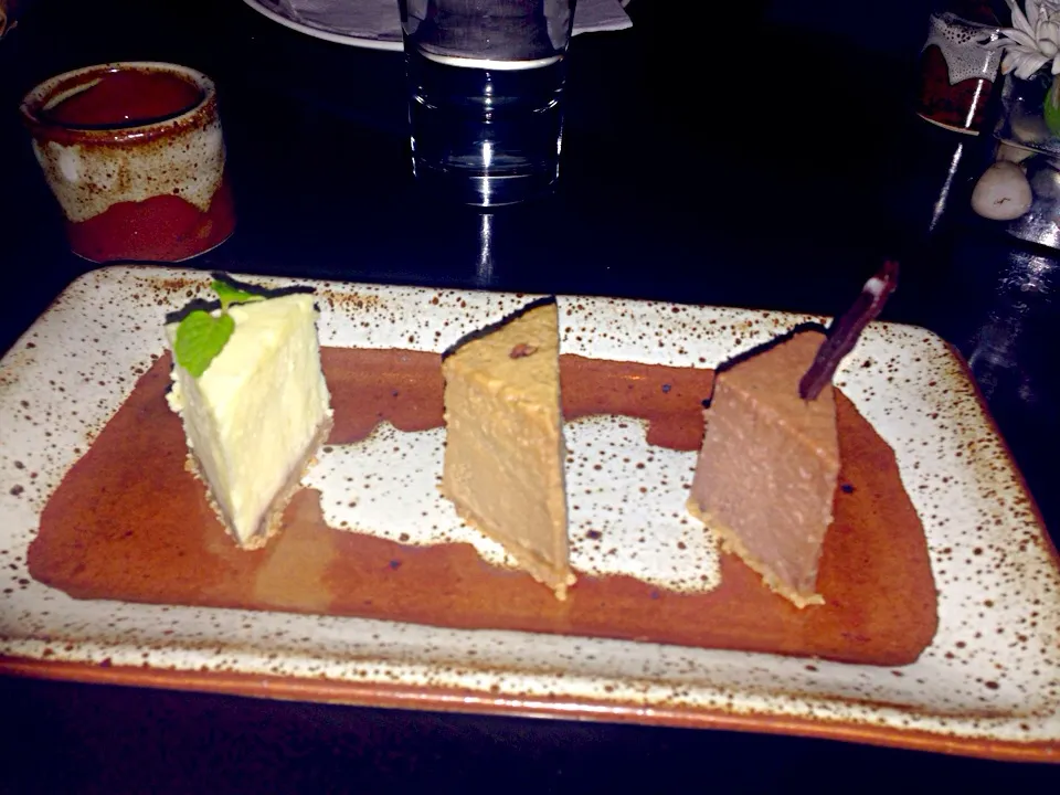 Snapdishの料理写真:Trio of cheesecakes #TwistOfTaste @experienceshiro|shivangireviewsさん