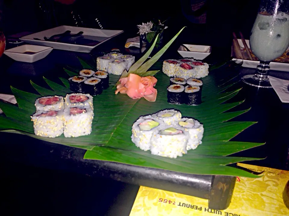 Snapdishの料理写真:Sushi #TwistOfTaste @experienceshiro|shivangireviewsさん