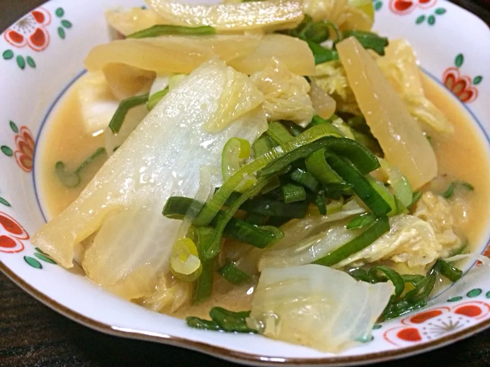 Snapdishの料理写真:大根と白菜のこってり甘味噌煮込み|Yuki Katohさん