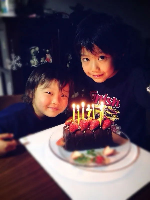 7歳の誕生日ケーキ🎂|ファンメイ🌺さん