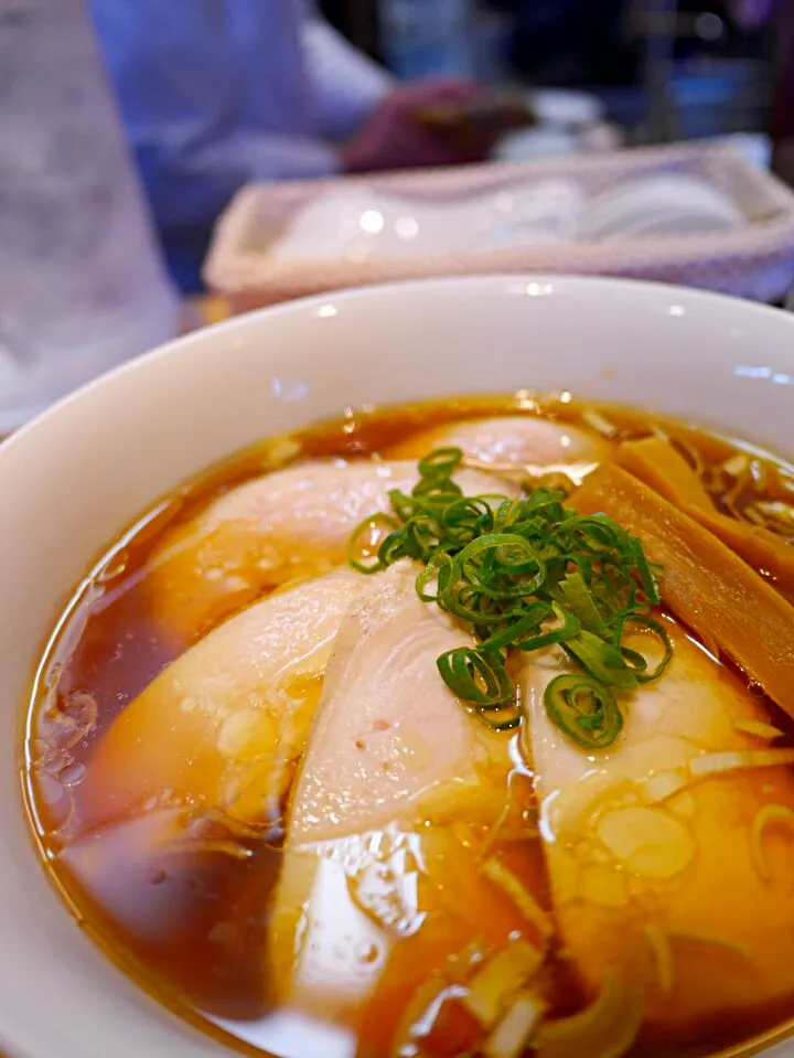 醤油ラーメン 700円＋チャーシュー 200円|カリスさん