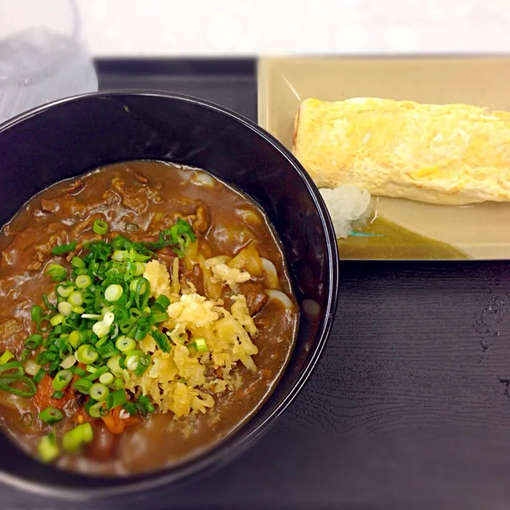 Snapdishの料理写真:せん カレーうどん/出し巻き卵|まからいとさん