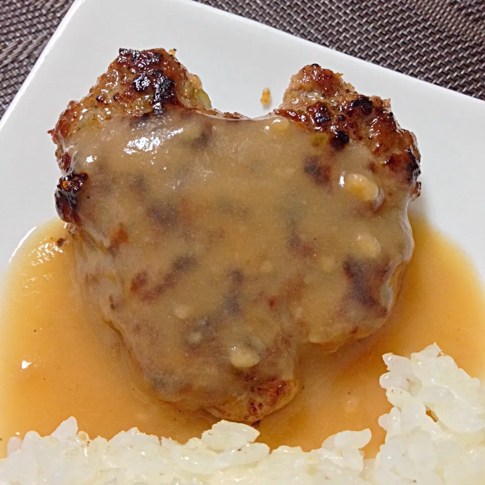 Hamburger with gravy sauce|Rumi Yoshitakeさん