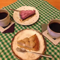 タルトのうえのムースは、ベリーベリーとコーヒーの味です。|ゆきりん(•'-'•)さん