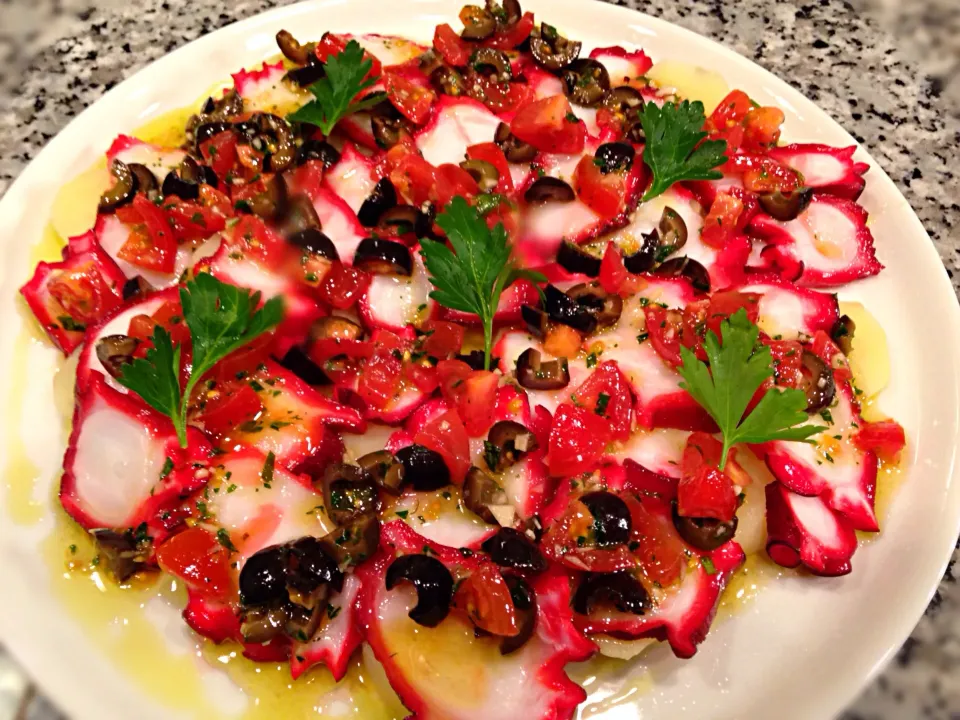 Snapdishの料理写真:carpaccio di polpo(taco) alla mediterranea|Fabio  Palmieriさん